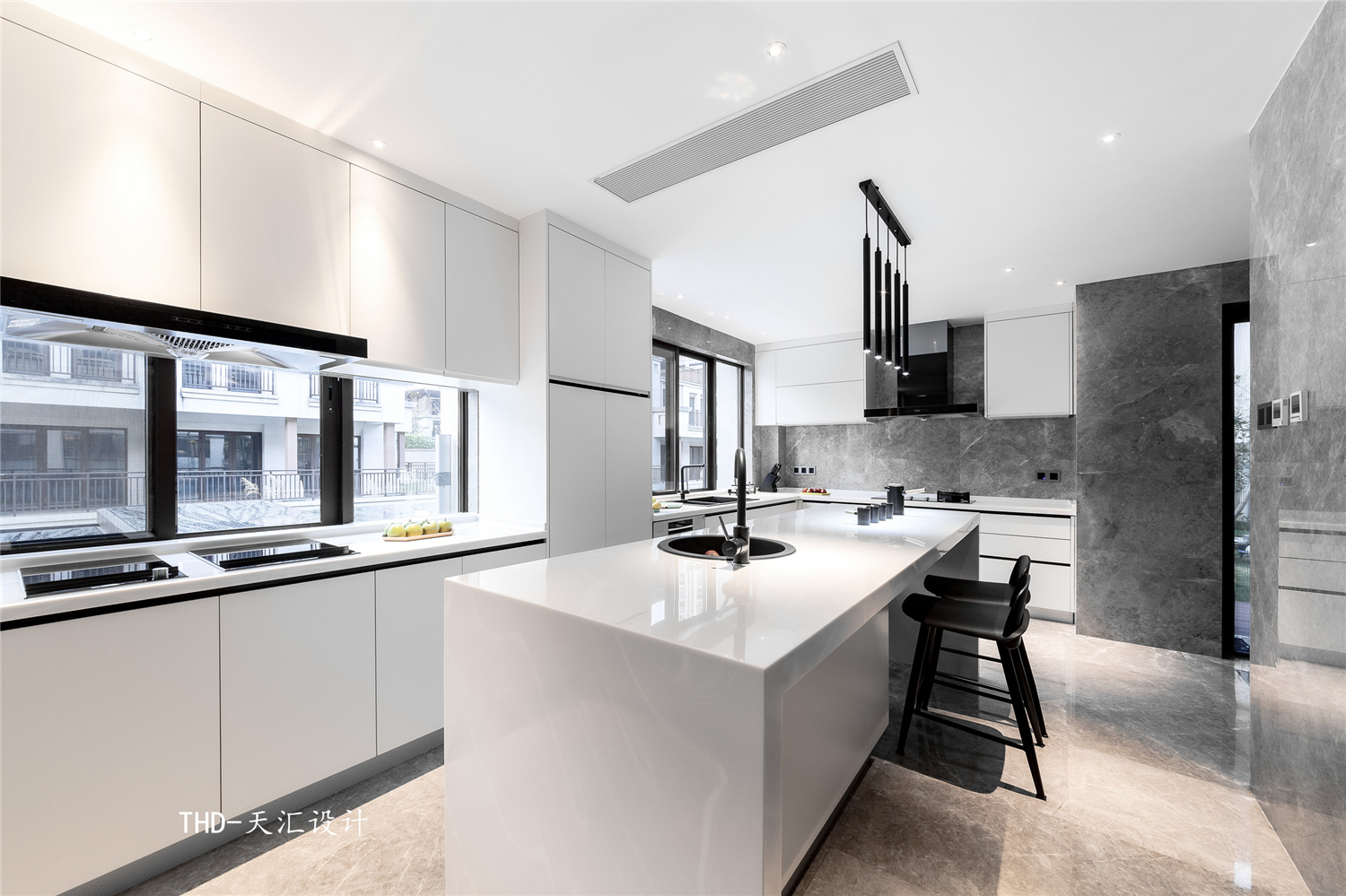 現代極簡風格廚房的專業設計——以天匯設計游小華別墅為例
